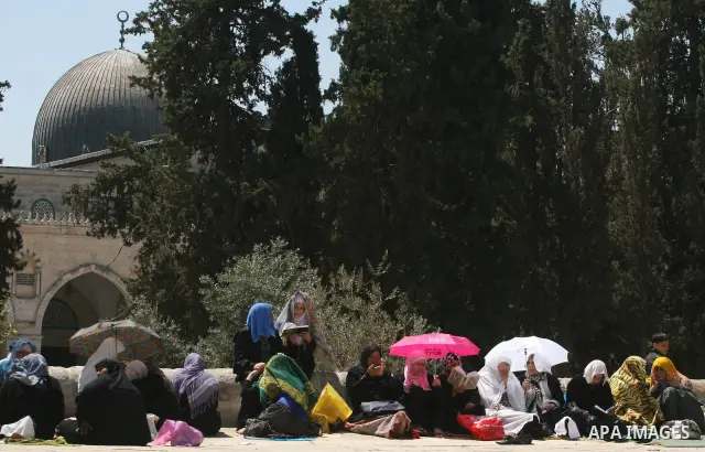 Palestinians gather for prayers at the Al Aqsa Mosque in Jerusalem, on the last Friday of the Muslim holy month of Ramadan, August 26, 2011. Muslims around the world are observing the holy fasting month of Ramadan where...