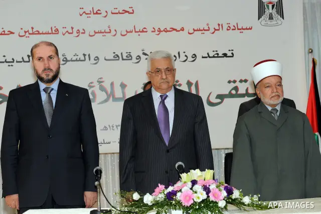 Palestinian President Mahmoud Abbas attends an event to mark Laylat al-Qadr in the West Bank city of Ramallah, August 27, 2011. Photo by Mufeed Abu Hasnah