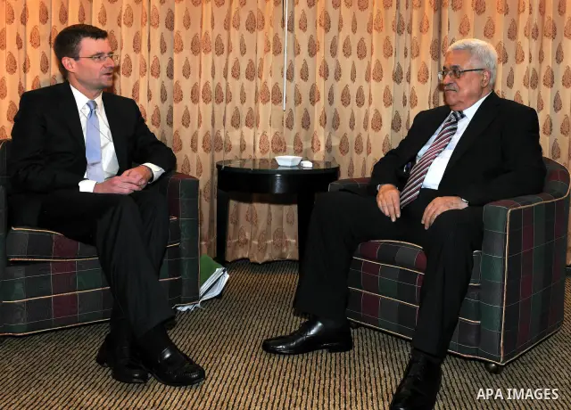 Palestinian President Mahmoud Abbas (Abu Mazen)dmeets with U.S. envoy Dennis Ross at his residence in New York on Sep. 20, 2011. Photo by Mufeed Abu Hasnah