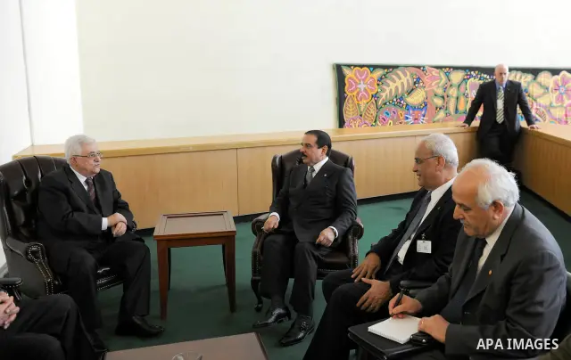 Palestinian President Mahmoud Abbas (Abu Mazen) meets with the King of Bahrain in New York on Sep. 21,2011. Photo by Thaer Ganaim