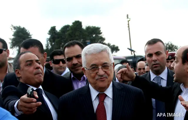 Palestinian President Mahmoud Abbas attends a rally by local school children supporting the Palestinian bid to join the United Nations in the West Bank city of Ramallah October 1, 2011. A U.N. Security Council panel on a...
