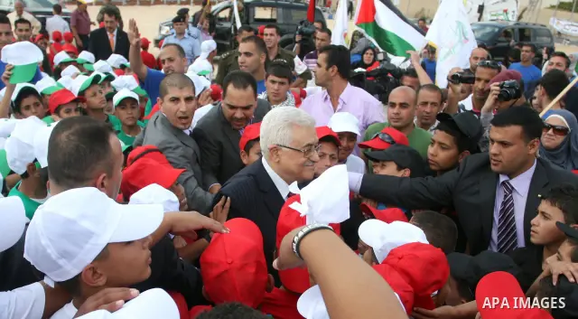 Palestinian President Mahmoud Abbas attends a rally by local school children supporting the Palestinian bid to join the United Nations in the West Bank city of Ramallah October 1, 2011. A U.N. Security Council panel on a...