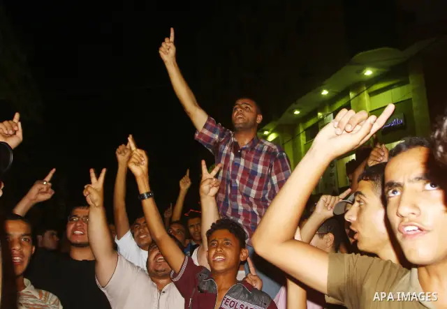 Palestinian Jihad Islamic supporters take part in a protest in Gaza city October 5, 2011, to show their solidarity with Palestinian prisoners held in Israeli jails. Hundreds of Palestinians in Israeli jails have joined a...