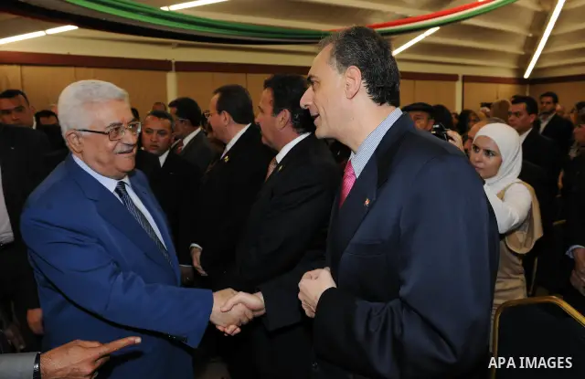 Palestinian President Mahmoud Abbas (Abu Mazen) meets with Palestinian community in Salvador. OCT.09.2011. Photo by Thaer Ganaim