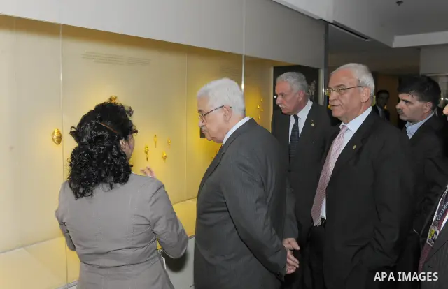 Palestinian President Mahmoud Abbas (Abu Mazen) during a visit to Gold Museum in Bogota Oct.10, 2011. Photo by Thaer Ganaim
