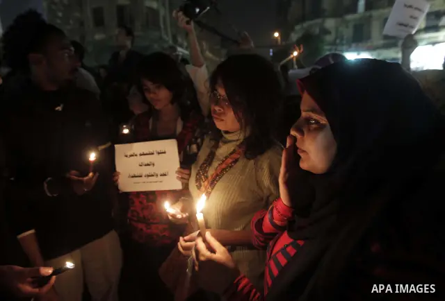 Nearly 3,000 Egyptian mourners gather in central Cairo on October 13, 2011 in honour of Coptic Christians among 25 people killed in weekend clashes during a demonstration over an attack on a church. Egypt's government sa...