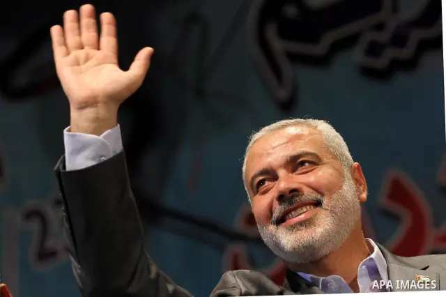 Palestinian Prime Minister in Gaza Strip, Ismail Haniyeh honors freedom prisoners at the Islamic University in Gaza City on Oct. 23, 2011. Photo by Mohammed Asad