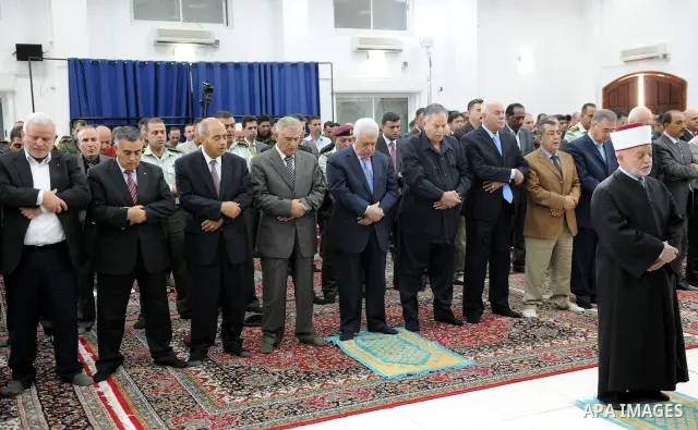 Palestinian President Mahmoud Abbas (Abu Mazen) attends Friday prayers in the West Bank city of Ramallah on Oct. 28, 2011. Photo by Thaer Ganaim