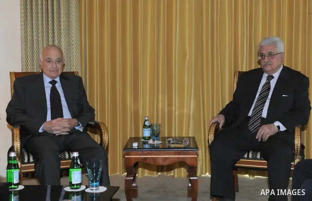 Palestinian President Mahmoud Abbas (Abu Mazen) during a meeting withi Secretary General Nabil el-Arabi. in Qatar on Oct. 30, 2011. Photo by Thaer Ganaim