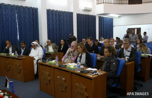 Members from the European parliament attend a meeting with Palestinian legislators at the Palestinian Legislative Council headquarters in Gaza city on Nov 1,2011. Photo by Ashraf Amra