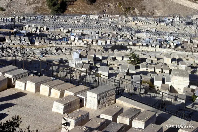 A view shows the Jewish graves outside the Al-Aqsa Mosque compound, Islam's third holiest site, in Jerusalem's Old City on November 14, 2011. Photo by Mahfouz Abu Turk