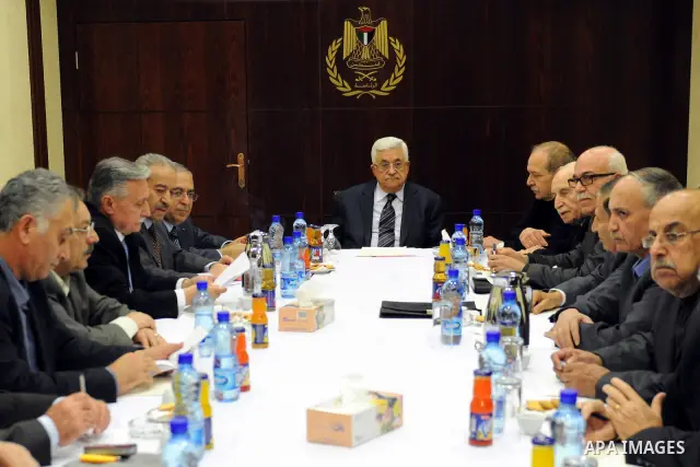 Palestinian President Mahmoud Abbas (Abu Mazen) meets with the Executive Committee in the West Bank city of Ramallah on Nov. 15, 2011. Photo by Mufeed Abu Hasnah