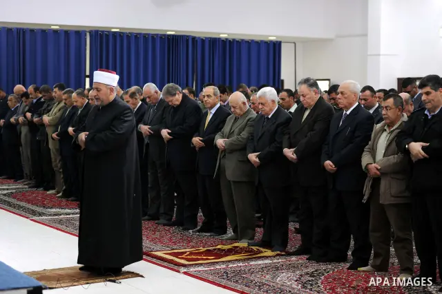 Palestinian President Mahmoud Abbas (Abu Mazen) attends Friday prayers in the West Bank city of Ramallah on Dec. 2, 2011. Photo by Mufeed Abu Hasnah