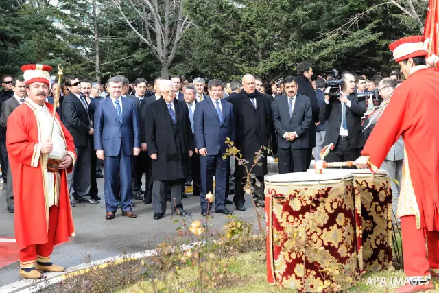 The mayor of Konya Turkish ,Otaurk Taher, Grant Palestinian President, Mahmoud Abbas (Abu Mazen) a citizen of the city, also decided to rename a park in Konya on behalf of President Mahmoud Abbas. on Dec 20, 2011. Photo...