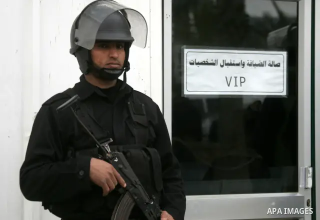 Palestinian Hamas Security stand near to the Rafah border crossing in the southern Gaza Strip on Jan. 30, 2012. Photo by Abed Rahim Khatib
