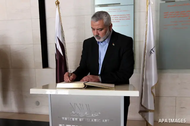 Palestinian Prime Minister in Gaza Strip, Ismail Haniyah visits Islamic Museum in the Qatari capital of Doha on Feb. 01, 2012. Photo by Mohammed Al-Ostaz.