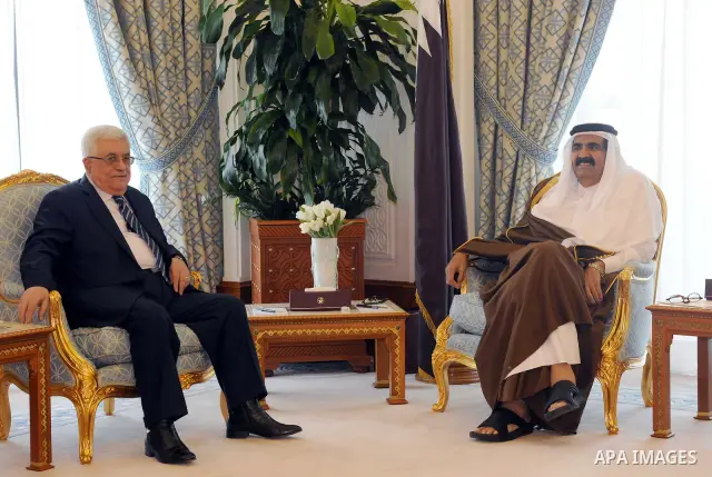 Palestinian President Mahmoud Abbas (Abu Mazen)meets with the emir of Qatar Sheikh Hamad bin Khalifa al-Thani, in the Qatari capital Doha, on Feb. 05, 2012. Photo by Thaer Ganaim