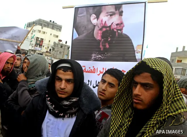 A Palestinian Salafist takes part in a protest against Syria's President Bashar al-Assad in Rafah in the southern Gaza Strip February 24, 2012. Photo by Ashraf Amra