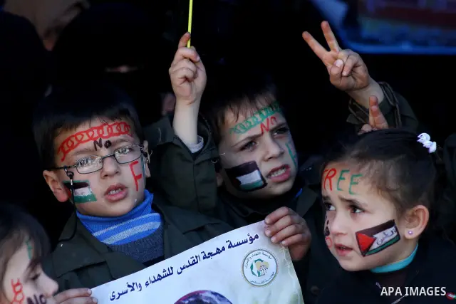 Palestinian children demonstrate in solidarity with Hana'a Shalabi during a protest in front of red cross in Gaza City, on mar. 07, 2012. Shalabi, released by Israel in a prisoner swap last year but re-arrested earlier t...