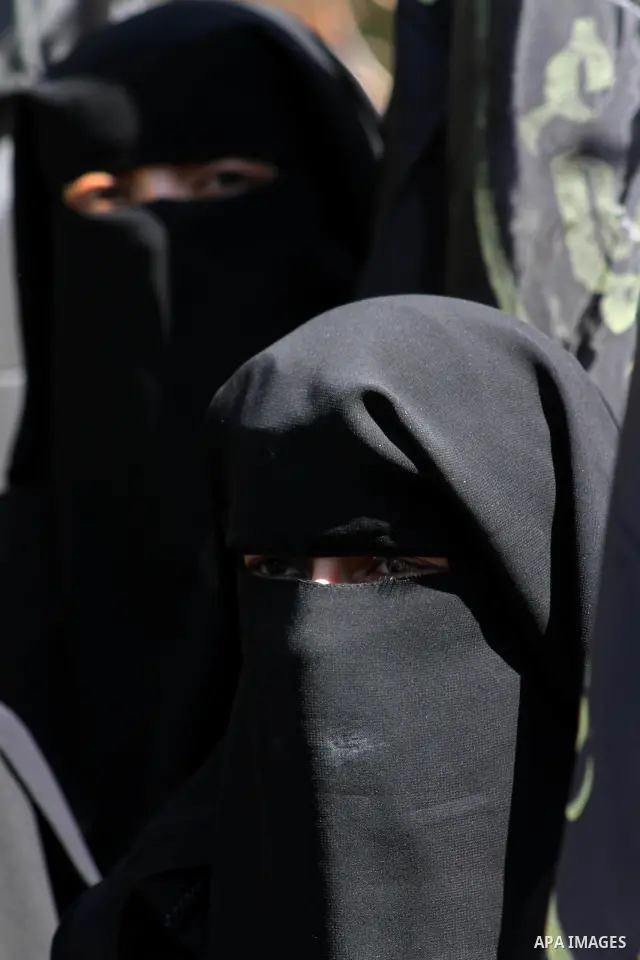 Palestinian women demonstrate in solidarity with Hana'a Shalabi during a protest in front of red cross in Gaza City, on mar. 07, 2012. Shalabi, released by Israel in a prisoner swap last year but re-arrested earlier this...