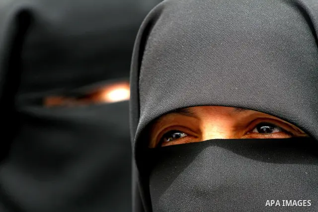 Palestinian women take part in a Hamas rally calling on Egyptian authorities to provide the Gaza Strip with electricity and fuel near the Rafah Border crossing, in the southern Gaza Strip, 20 March 2012. Gazans are repor...