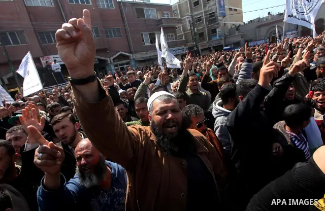 Palestinians take part in a rally calling on Egyptian authorities to supply the Gaza Strip with fuel and electricity in Khan Younis on the southern Gaza Strip March 23, 2012. Israel allowed nine fuel tankers to cross int...