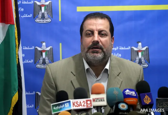 Palestinian Economy Minister , Ala'a Al- Rafati, Speaks to media during a press conference in Gaza city on March 26, 2012. Photo by Mohammed Asad