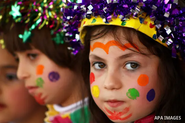 Palestinian children take part in a celebration to mark the International Children Day in Gaza city on April, 15, 2012. Photo by Ashraf Amra