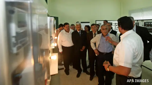 Palestinian Prime Minister, Salam Fayyad visits the training centre of Jerusalem governate power company in the West Bank city of Jericho, April 16, 2012. Photo by Mustafa Abu Dayeh