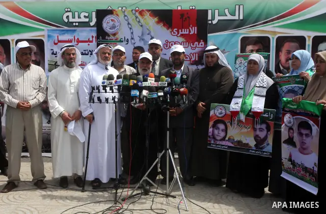 The spokesman of Hamas Parliament, Ahmed Bahar, delivers speech during a press conference. a rally to show solidarity with prisoners held in Israeli jails, in Gaza City May 6, 2012. A hunger strike by Palestinian prisone...