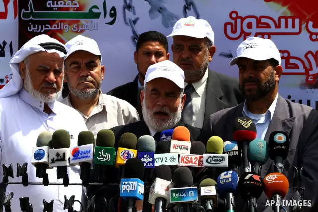 The spokesman of Hamas Parliament, Ahmed Bahar, delivers speech during a press conference. a rally to show solidarity with prisoners held in Israeli jails, in Gaza City May 6, 2012. A hunger strike by Palestinian prisone...