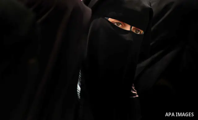 Palestinian women attend a rally in Gaza City, to show solidarity with Palestinian prisoners held in Israeli jails on May 7, 2012. At least 1,550 Palestinian prisoners are refusing food in Israeli jails in a protest agai...