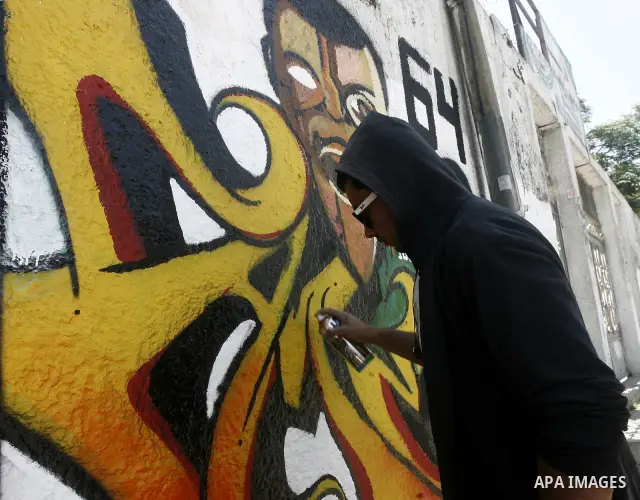 Palestinian artists paint murals marking Nakba in Gaza City May 15, 2012. Palestinians mark Nakba, or catastrophe, of Israel's founding in a 1948 war, when hundreds of thousands of their brethren fled or were forced to l...