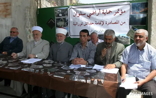 Palestinian Islamists and Politicians during a press conference discusses the issue of judaizing Jerusalem and the alleged Jewish graves in Valley Rababa, in Silwan Jerusalem's old city, In Jerusalem on May 28, 2012. Pho...