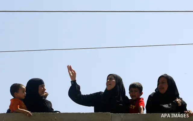 Relatives of Palestinian gunman Ahmed Nassir mourn during his funeral in Khan Younis in the southern Gaza Strip June 2, 2012. A Palestinian gunman, Ahmed Nassir, broke into Israel on Friday and killed a soldier before be...