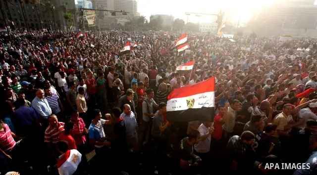 Egyptian anti-Mubarak protesters gather in Cairo's Tahrir square on June 02, 2012. Egypt's Muslim Brotherhood called for mass protests after a court sentenced ousted President Hosni Mubarak and his interior minister to l...