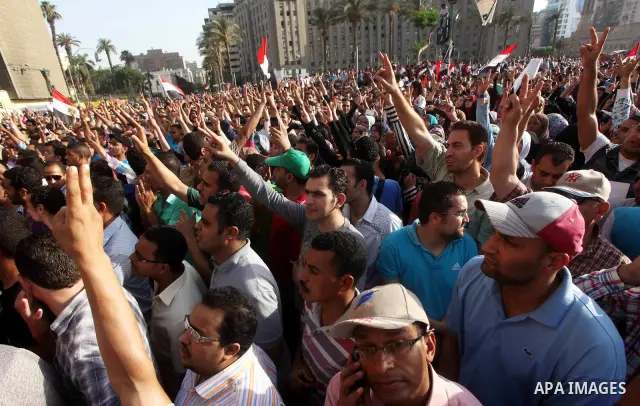 Egyptian anti-Mubarak protesters gather in Cairo's Tahrir square on June 02, 2012. Egypt's Muslim Brotherhood called for mass protests after a court sentenced ousted President Hosni Mubarak and his interior minister to l...