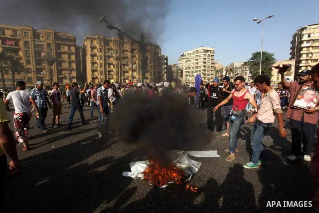 Egyptian anti-Mubarak protesters gather in Cairo's Tahrir square on June 02, 2012. Egypt's Muslim Brotherhood called for mass protests after a court sentenced ousted President Hosni Mubarak and his interior minister to l...