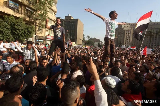 Egyptian anti-Mubarak protesters gather in Cairo's Tahrir square on June 02, 2012. Egypt's Muslim Brotherhood called for mass protests after a court sentenced ousted President Hosni Mubarak and his interior minister to l...
