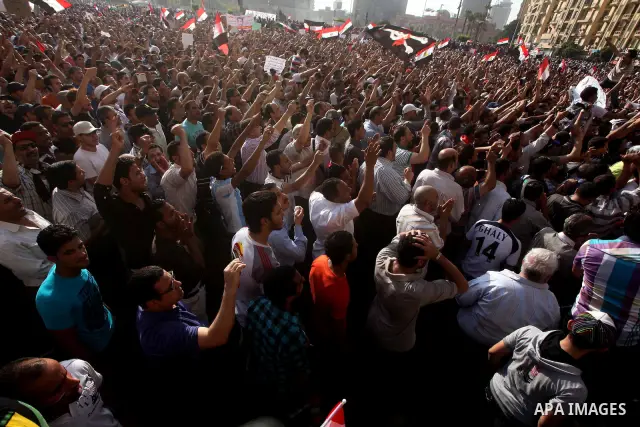 Egyptian anti-Mubarak protesters gather in Cairo's Tahrir square on June 02, 2012. Egypt's Muslim Brotherhood called for mass protests after a court sentenced ousted President Hosni Mubarak and his interior minister to l...