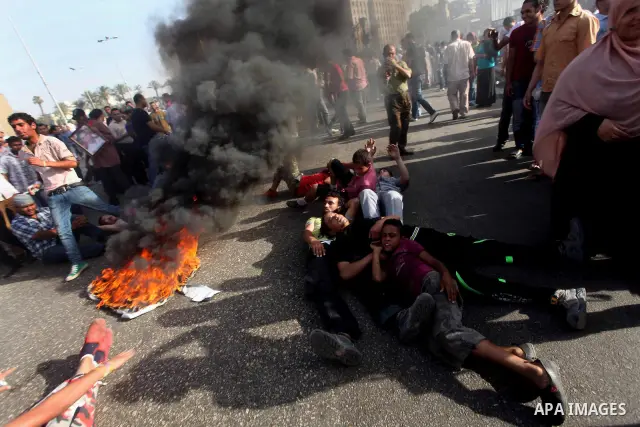 Egyptian anti-Mubarak protesters gather in Cairo's Tahrir square on June 02, 2012. Egypt's Muslim Brotherhood called for mass protests after a court sentenced ousted President Hosni Mubarak and his interior minister to l...