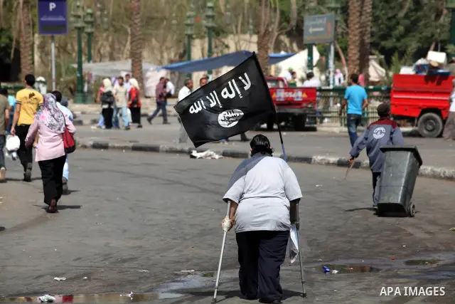 Egyptian protesters gather in Cairo's landmark Tahrir Square on June 3, 2012. Hundreds of demonstrators are occupying Tahrir Square after a court sentenced ousted president Hosni Mubarak and his interior minister Habib a...