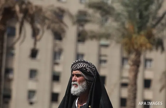 Egyptian protesters gather in Cairo's landmark Tahrir Square on June 3, 2012. Hundreds of demonstrators are occupying Tahrir Square after a court sentenced ousted president Hosni Mubarak and his interior minister Habib a...