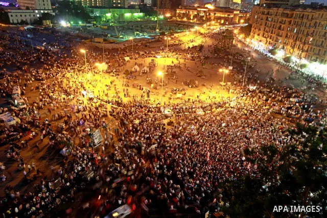 Protesters demonstrate after a court sentenced deposed president Hosni Mubarak to life in prison at Tahrir Square in Cairo June 3, 2012. Egyptian pro-democracy campaigners called for a new uprising on Sunday, enraged tha...