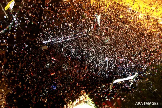 Protesters demonstrate after a court sentenced deposed president Hosni Mubarak to life in prison at Tahrir Square in Cairo June 3, 2012. Egyptian pro-democracy campaigners called for a new uprising on Sunday, enraged tha...