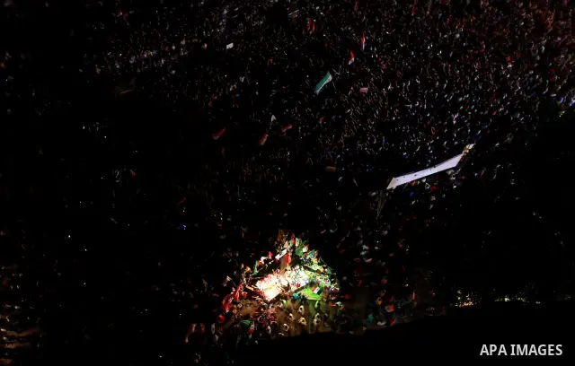 Protesters demonstrate after a court sentenced deposed president Hosni Mubarak to life in prison at Tahrir Square in Cairo June 3, 2012. Egyptian pro-democracy campaigners called for a new uprising on Sunday, enraged tha...