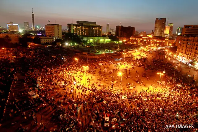 Protesters demonstrate after a court sentenced deposed president Hosni Mubarak to life in prison at Tahrir Square in Cairo June 3, 2012. Egyptian pro-democracy campaigners called for a new uprising on Sunday, enraged tha...