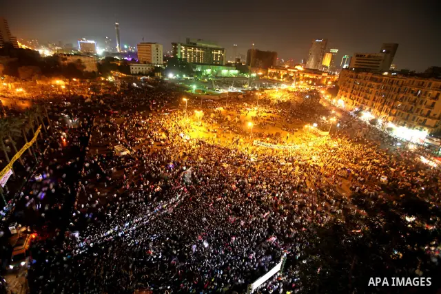 Protesters demonstrate after a court sentenced deposed president Hosni Mubarak to life in prison at Tahrir Square in Cairo June 3, 2012. Egyptian pro-democracy campaigners called for a new uprising on Sunday, enraged tha...