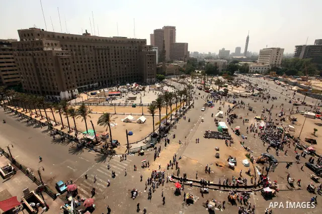 Egyptian protesters shout slogans against former President Hosni Mubarak and his aides during the protests after the announcement of the verdict in their trial, at Tahrir square, Cairo, Egypt, 05 June 2012. Opposition gr...