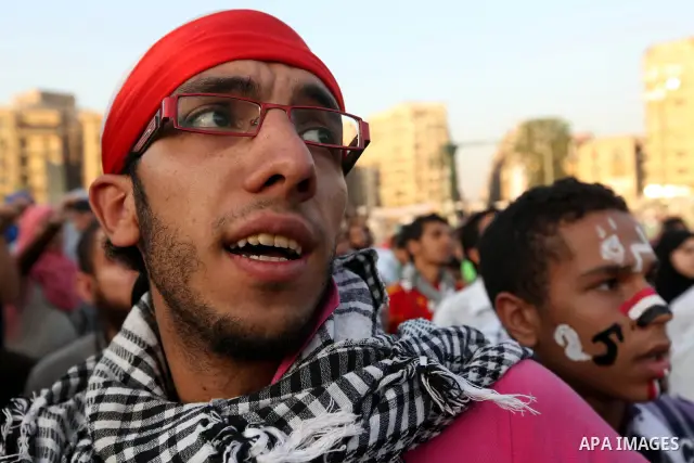 Egyptian protesters chant slogans during a demonstration in Cairo's landmark Tahrir Square on June 6, 2012 to protest against verdicts handed down in ex-president Hosni Mubarak's murder trial. Mubarak and his interior mi...